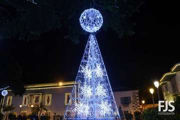 La Navidad ya ilumina Telde/Francisco Javier Santana y Antonio Alí.